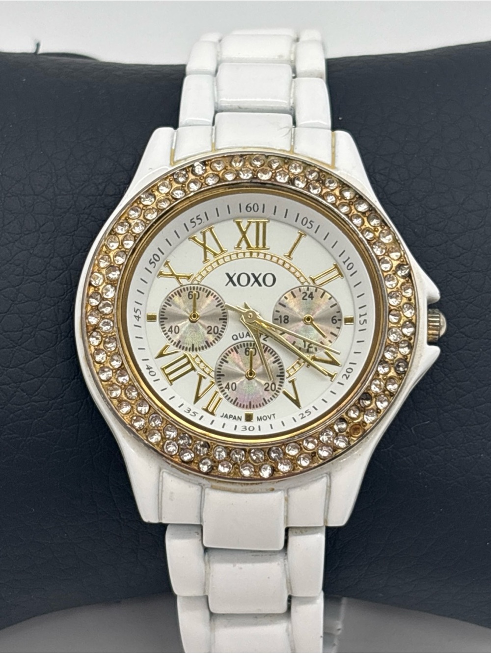 XOXO by Accutime Women's Ceramic Watch XO5287 Quartz White & Gold - New Battery